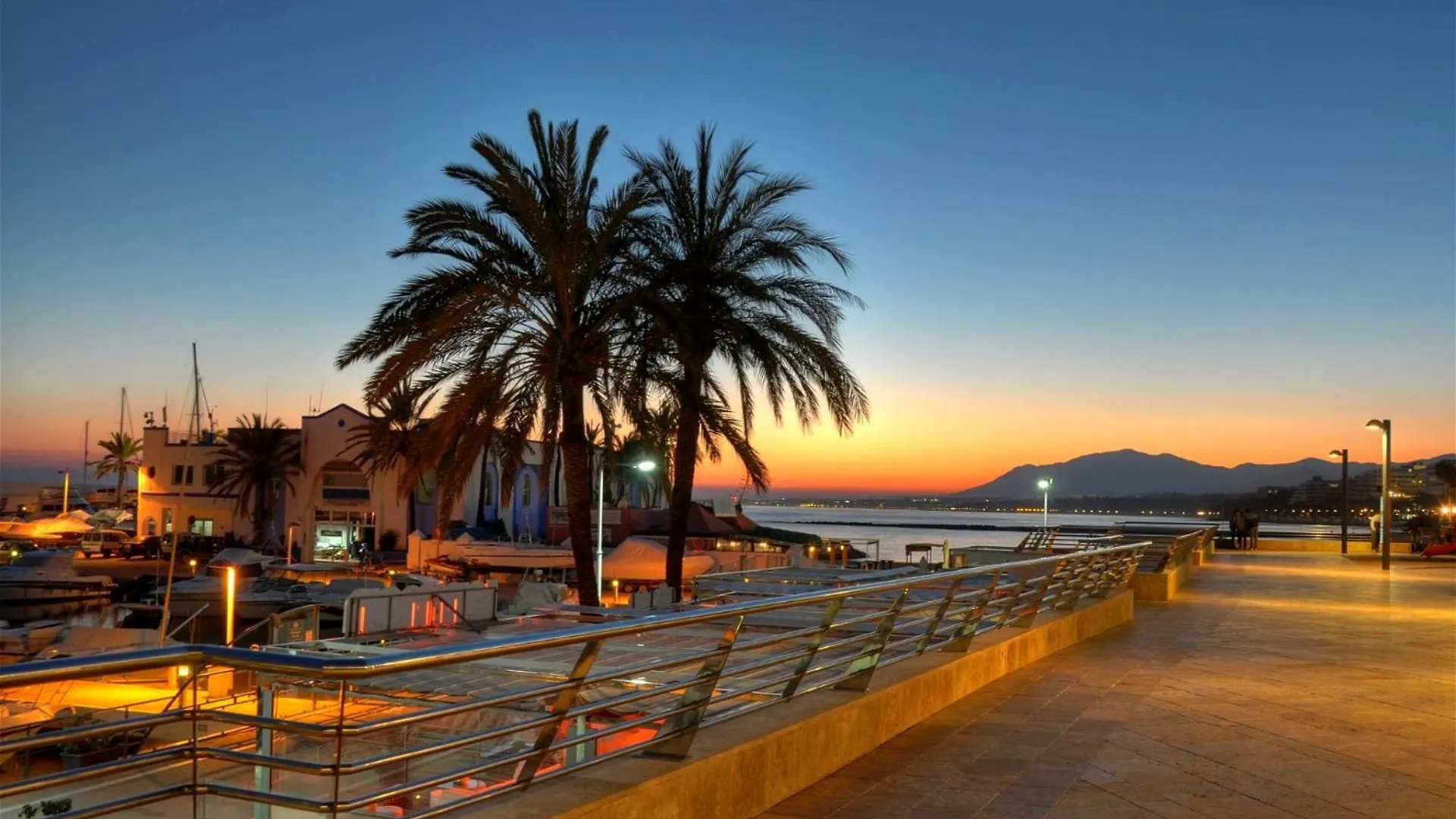Chic Mediterranean Living In This Three-Bedroom Penthouse Situated In The San Roque Club Resort Sotogrande