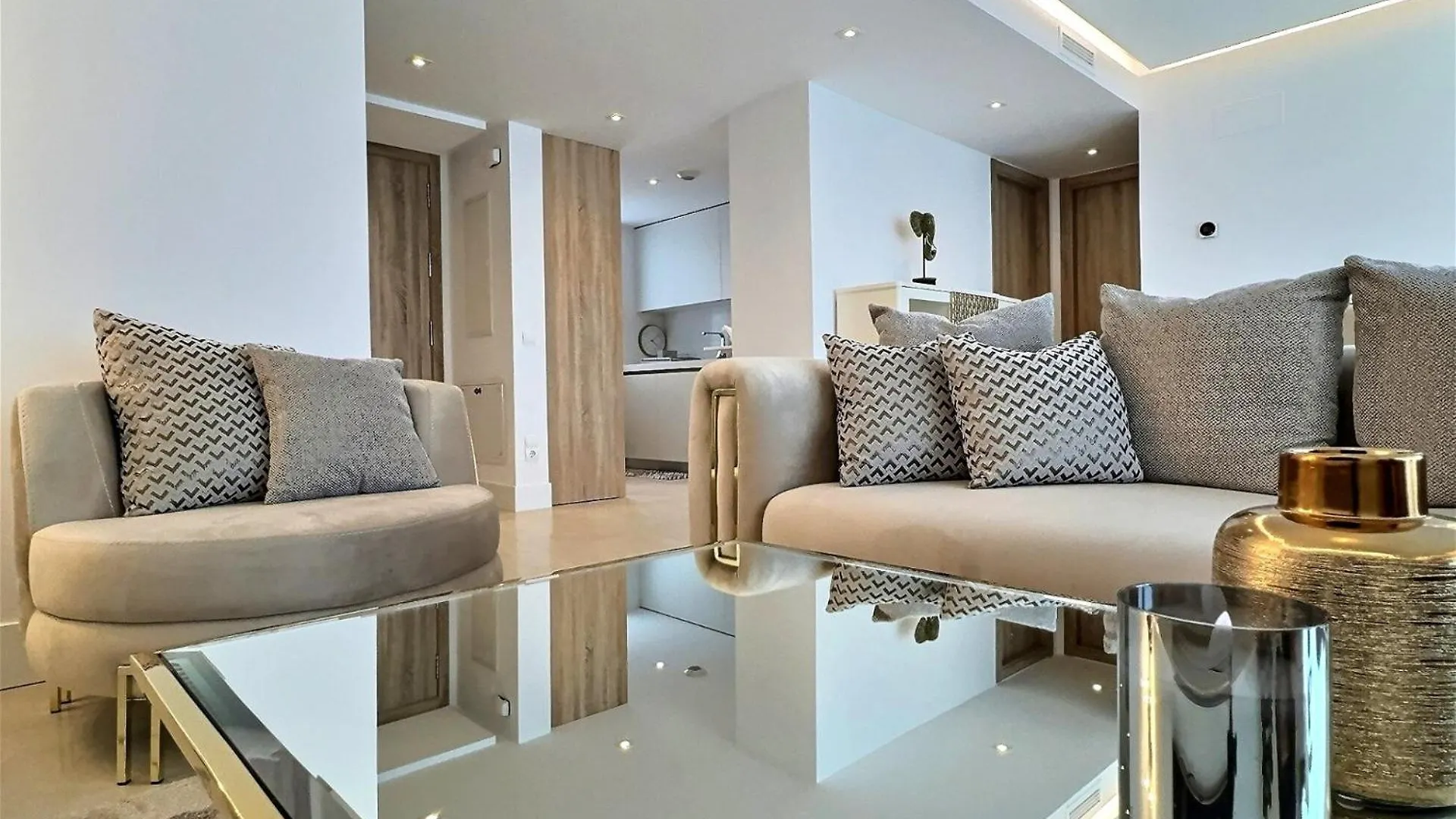 Chic Mediterranean Living In This Three-Bedroom Penthouse Situated In The San Roque Club Resort Sotogrande